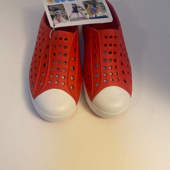 Seannel Kids Water Shoes Slip On Sneaker Lightweight Breathable Red Size 9 NWT - Picture 5 of 11